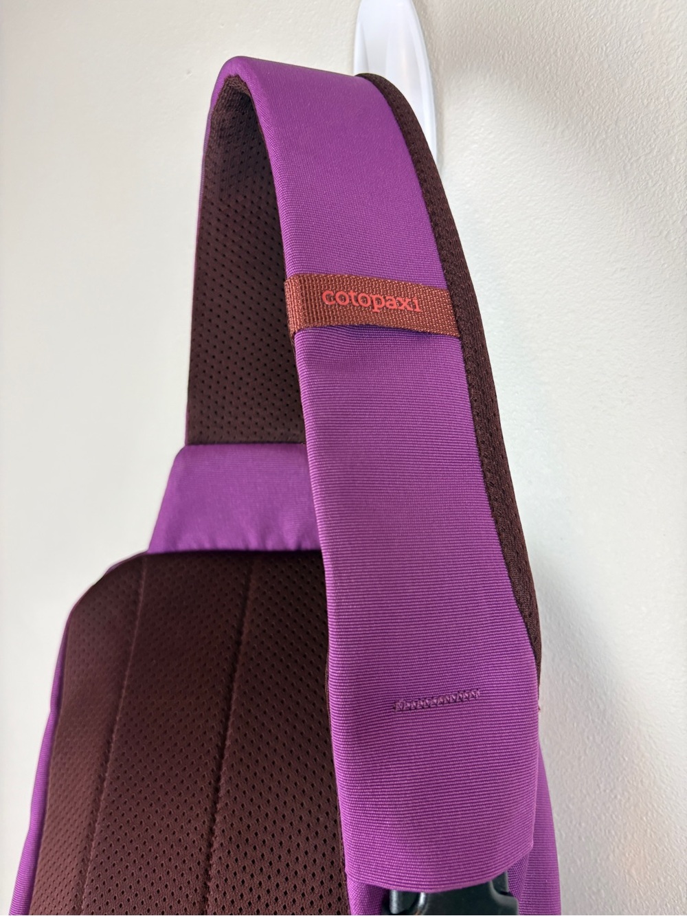 Cotopaxi Todo 8L Sling in Aster - Picture 4 of 6